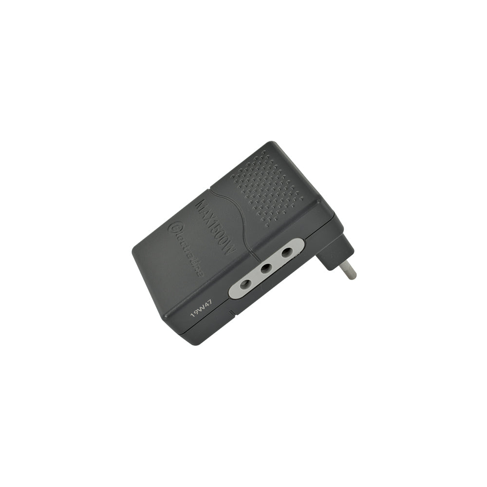 ADAPTADOR TRIPLE PLANO 2P+T 10A 250V NEGRO